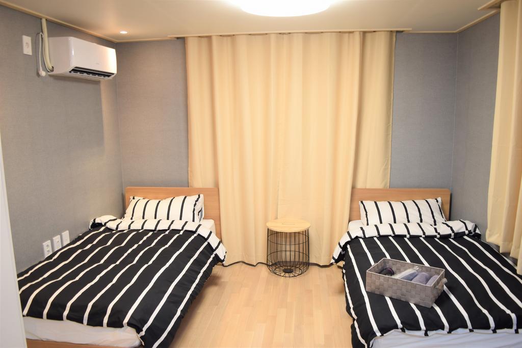 Red Stone Guesthouse โซล ภายนอก รูปภาพ