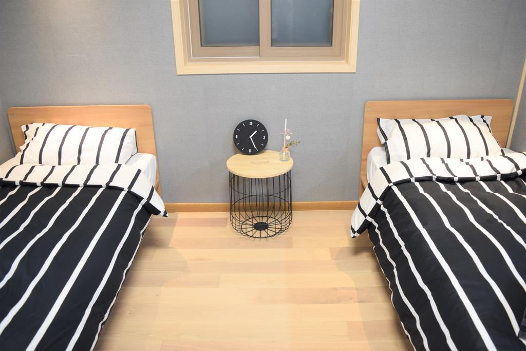 Red Stone Guesthouse โซล ภายนอก รูปภาพ