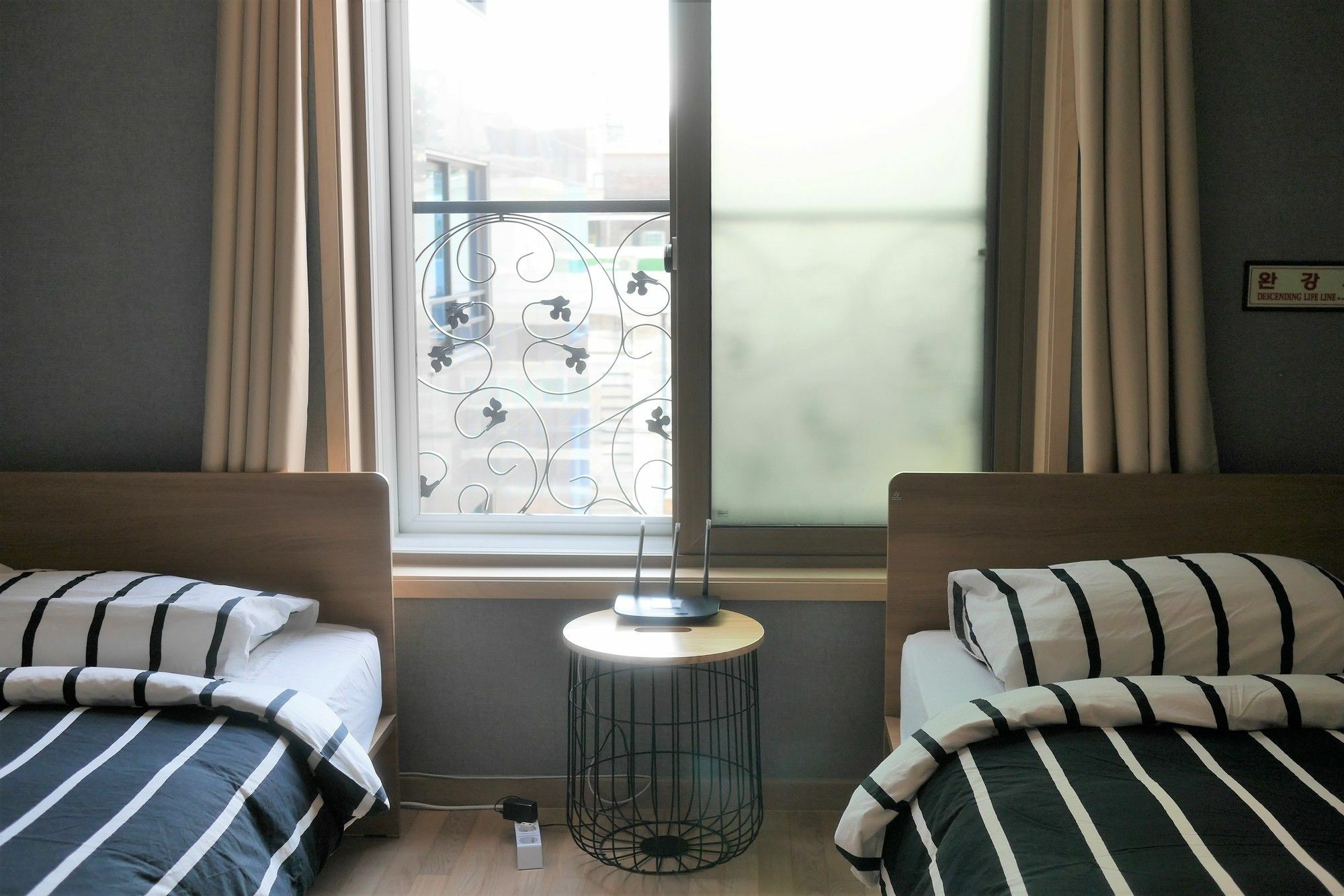 Red Stone Guesthouse โซล ภายนอก รูปภาพ